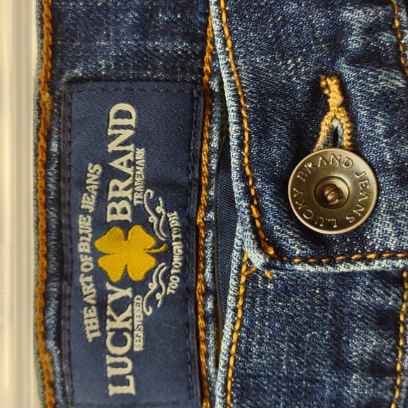 Lucky Brand Sweet'N Crop 5 Pocket Stretch Distressed Low Rise Crop Blue Jeans 4 - Picture 3 of 16